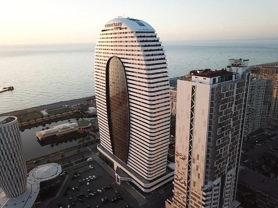 Alliance Palace Sea View Apartment Batoemi Buitenkant foto