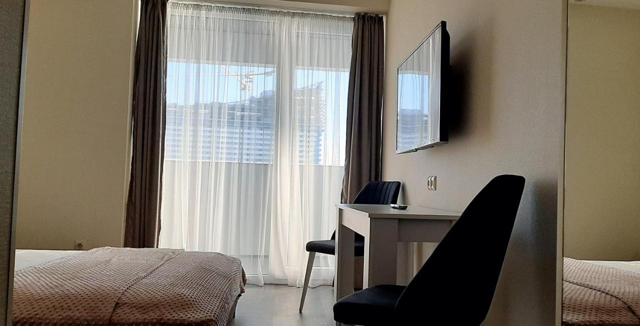Alliance Palace Sea View Apartment Batoemi Buitenkant foto