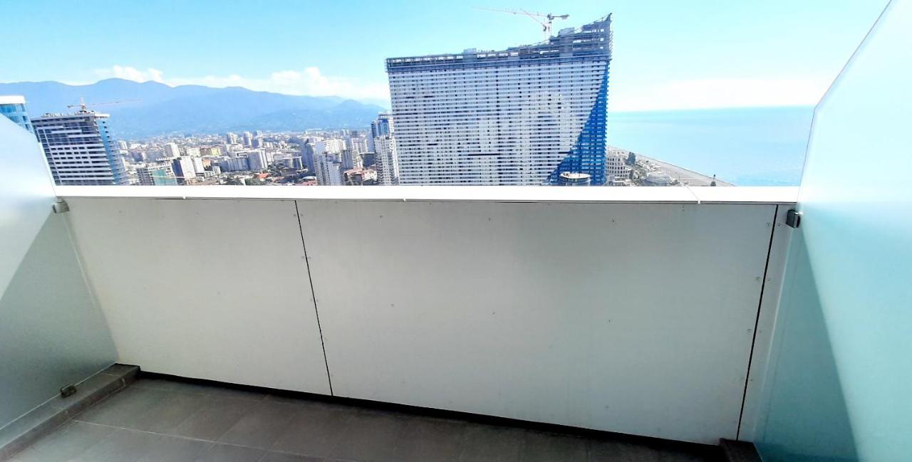 Alliance Palace Sea View Apartment Batoemi Buitenkant foto