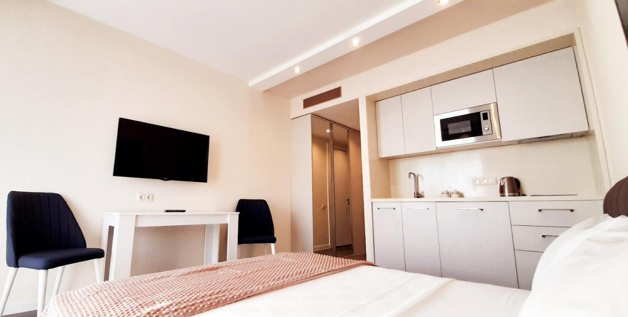 Alliance Palace Sea View Apartment Batoemi Buitenkant foto