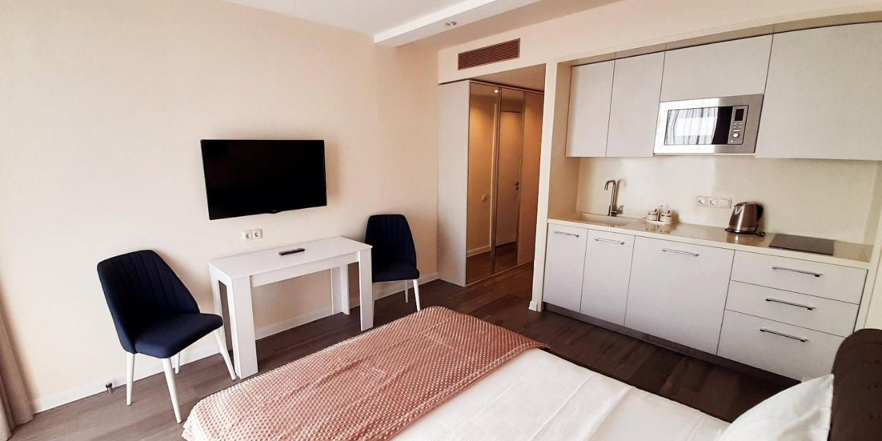 Alliance Palace Sea View Apartment Batoemi Buitenkant foto