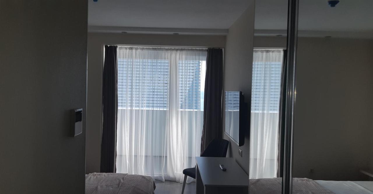 Alliance Palace Sea View Apartment Batoemi Buitenkant foto