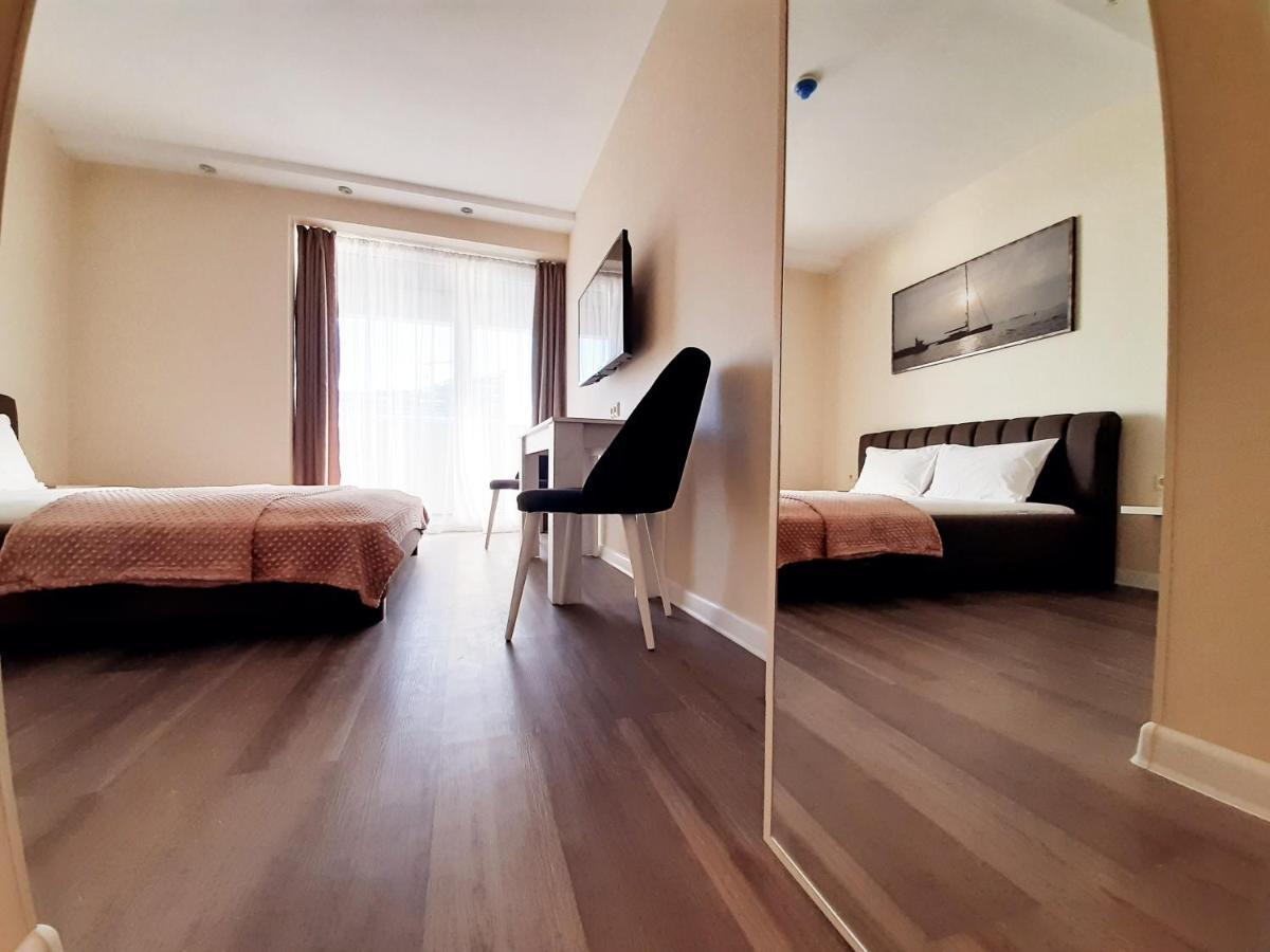 Alliance Palace Sea View Apartment Batoemi Buitenkant foto