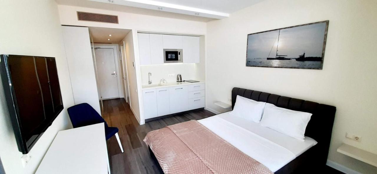 Alliance Palace Sea View Apartment Batoemi Buitenkant foto