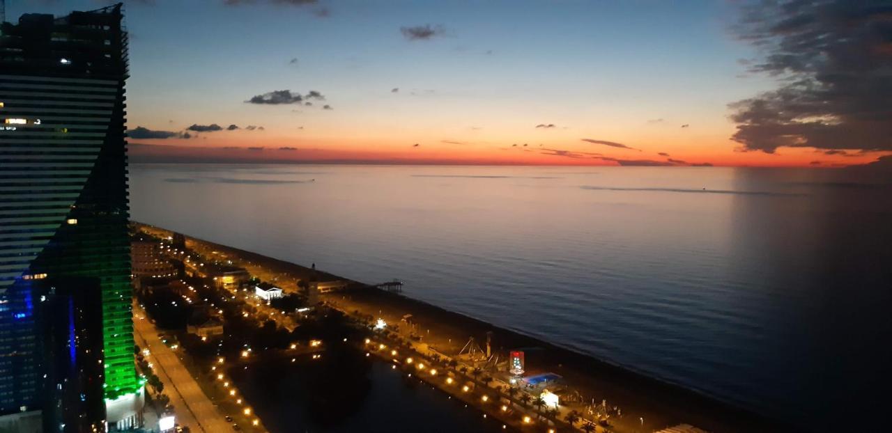 Alliance Palace Sea View Apartment Batoemi Buitenkant foto