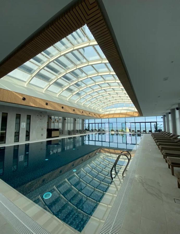 Alliance Palace Sea View Apartment Batoemi Buitenkant foto